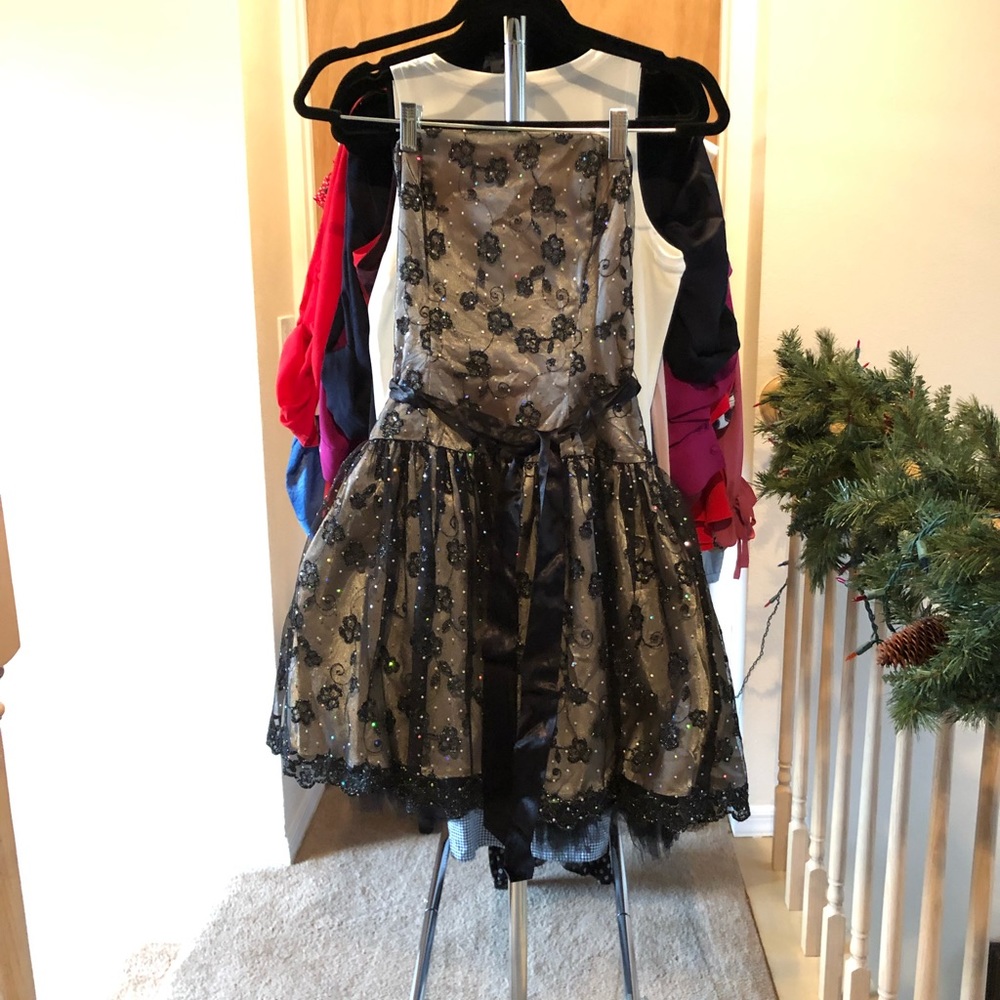 Short formal dress